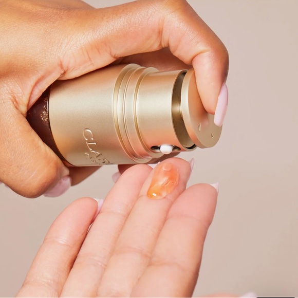 Clarins Double Serum  Age Control 50ml/ 1 .6 fl oz - Picture 6 of 8